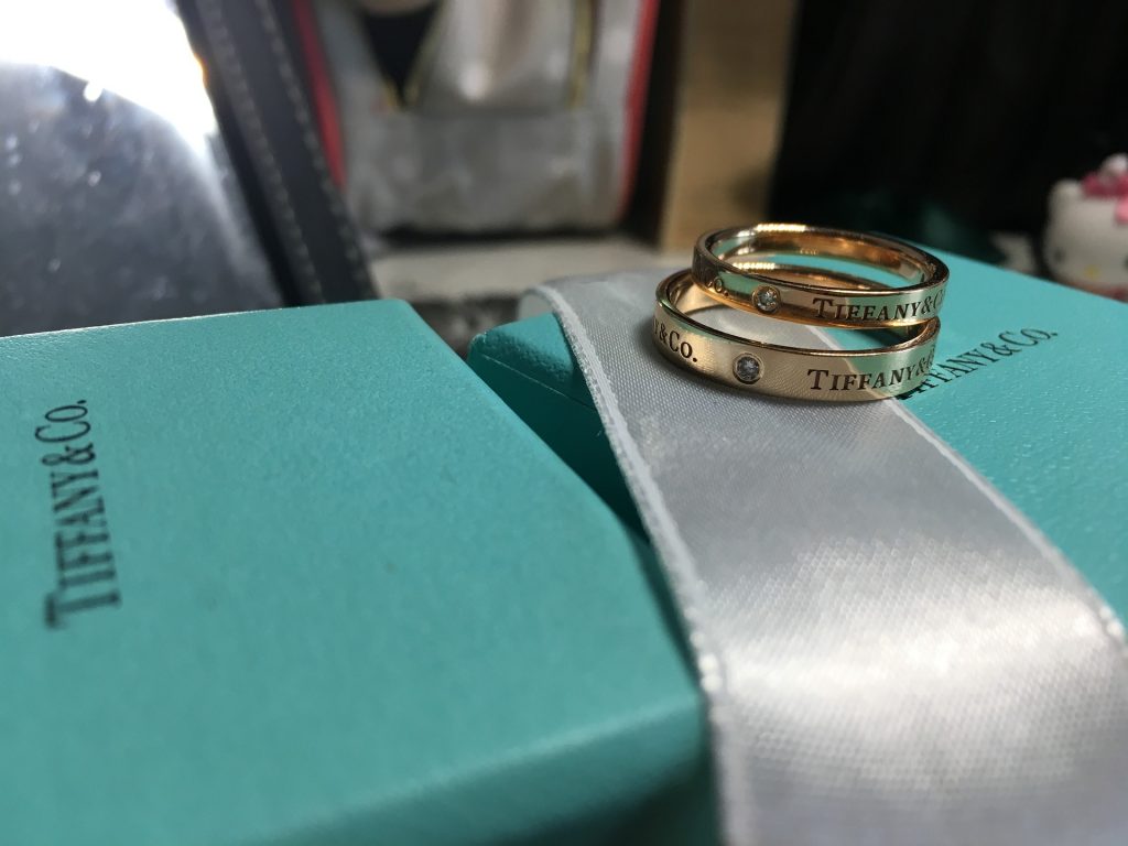 男性の結婚指輪はどうやって選ぶ 男性に人気なデザイン特集 全国の手作り結婚指輪ショップ探しmadey メイディ